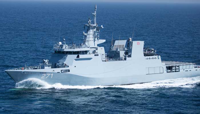 Pakistan Navy Ship Yarmook at sea